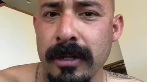 🚨 A Mexican American publicly criticizes the Los Angeles protesters for waving Mexican flags....