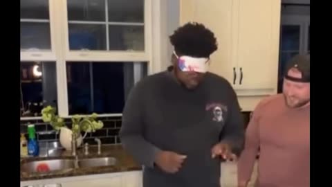 Negro plays "guess the chicken" lol