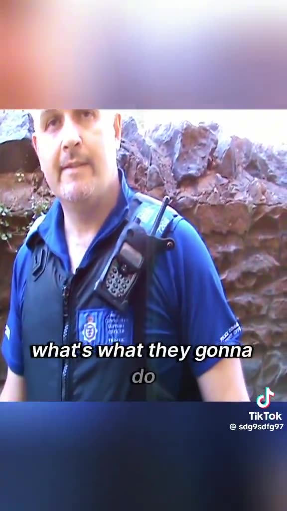 PCSO thinks hes a cop