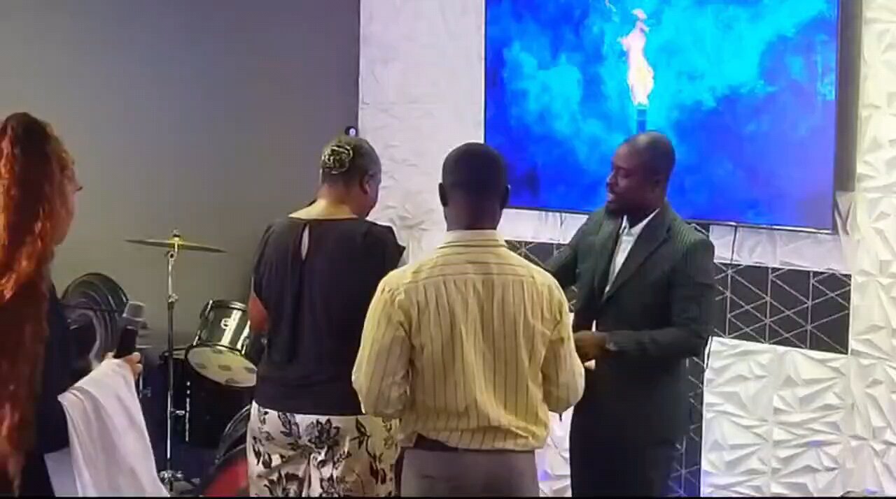 PARTIALLY DEAF HEALED IN THE NAME OF JESUS || SHE COULDNT HEAR IN THE RIGHT EAR