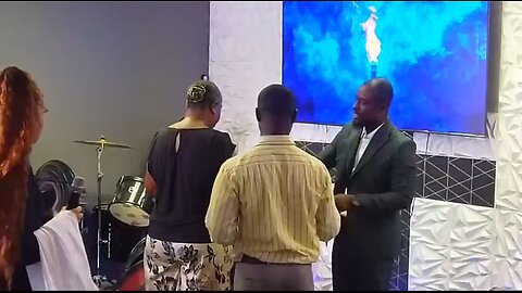 PARTIALLY DEAF HEALED IN THE NAME OF JESUS || SHE COULDNT HEAR IN THE RIGHT EAR
