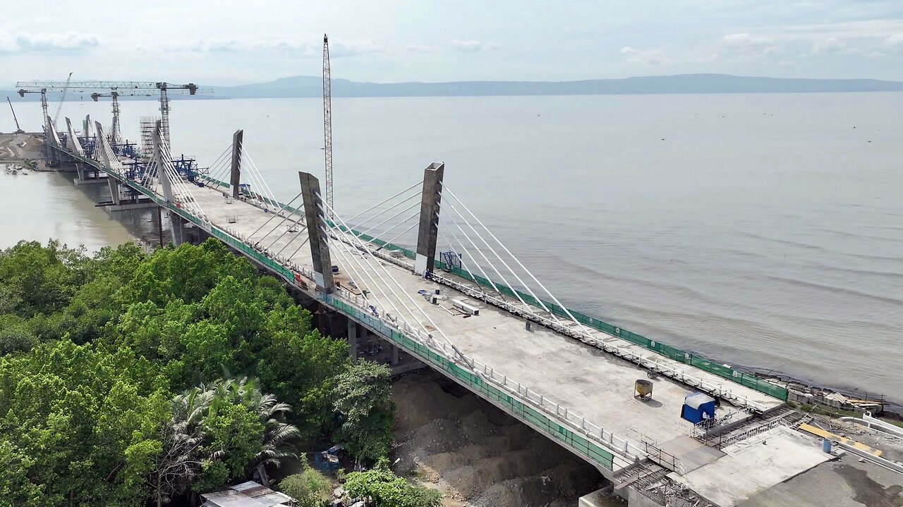 Php 3.126 billion Bucana Bridge in Davao gifted by China to the Duterte Admin nears Completion