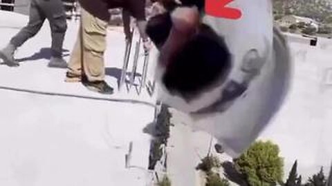 SPATIAL AWARENESS IS A THING 🫣 HE WOULD AGREE WITH ME RIGHT BEFORE HE DID THIS❗