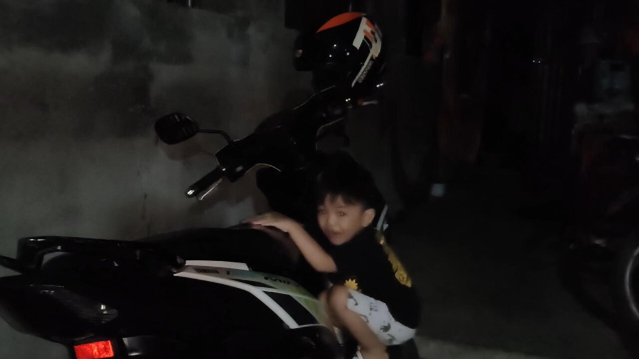 Asa ang Motor? Gi-sungog si Grey!