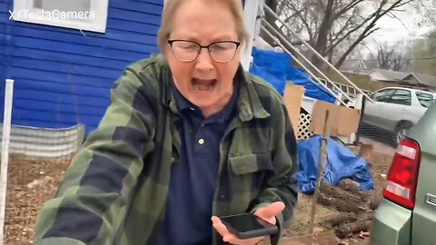 Woman In Kansas Smushes Mashed Potatoes Into Side Of Man's Tesla… Becomes Unglued When Confronted
