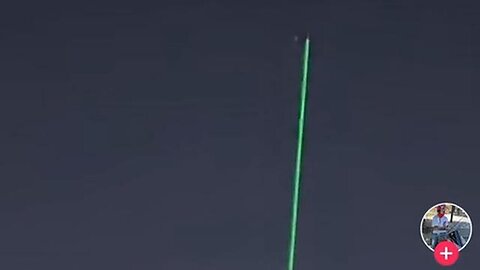 "Mysterious UFO Spotted Reacting to Laser at Lake Michigan in Chicago: An Unexplained Encounter"