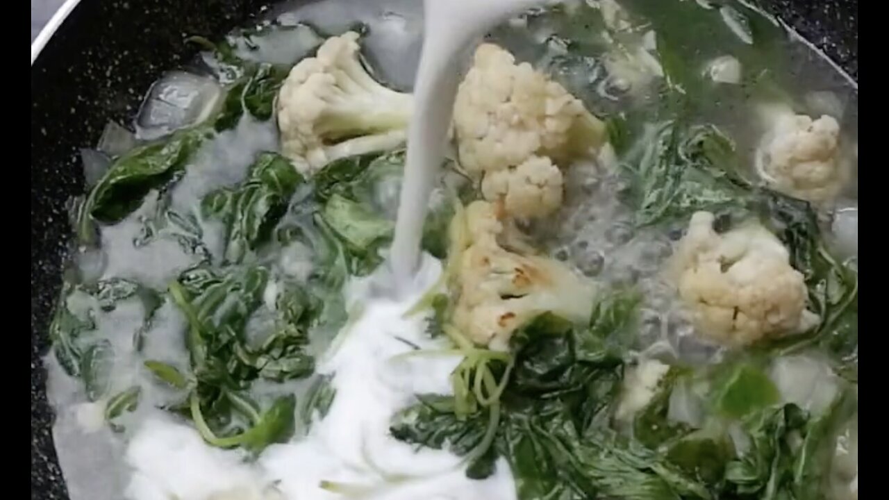Creamy Green Soup – A Delicious Spinach & Cauliflower Blend
