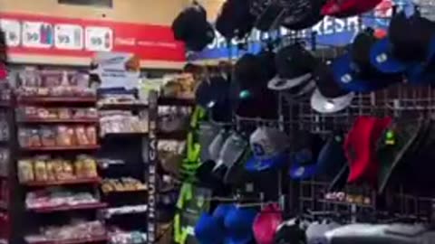 SHEBOONS PLAY AT THE STORE LIKE AT THE ZOO! 🐒🐒🐒