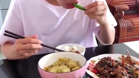 Madan Champa Ko Mirchi Khane Ke Liya Diya Hai