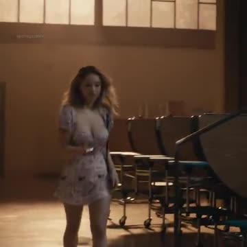 Love how they jiggle.💕💕💕