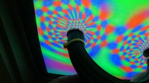 Non Rotating Flux on a rotating magnet