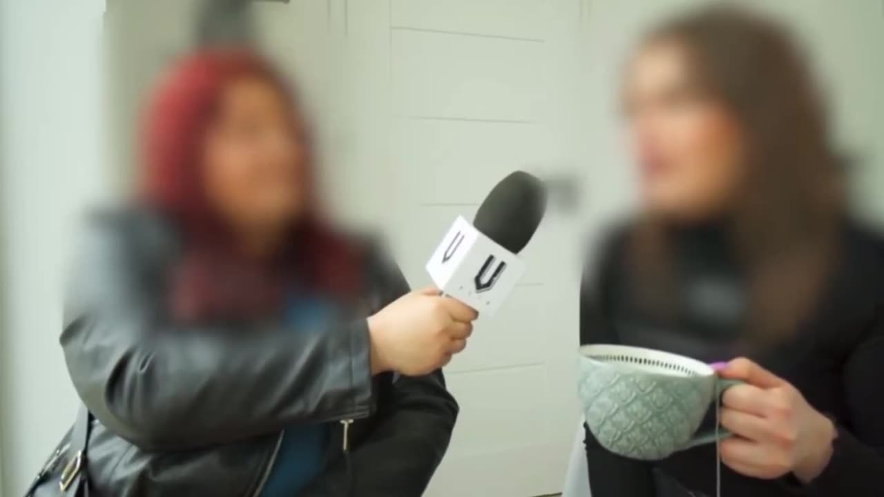 Pani z ośrodka dla uchodźców mówi że Oni mają narkotyki i inne rzeczy.