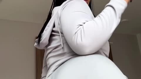 🍑👀 She Got A Big Ol Booty 💯🔥