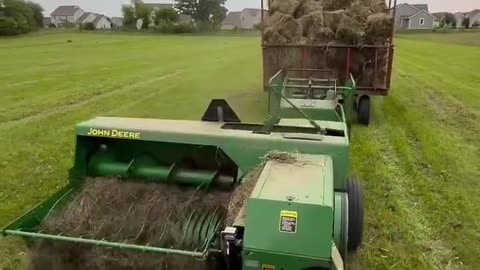 The automatic process of creating hay bales