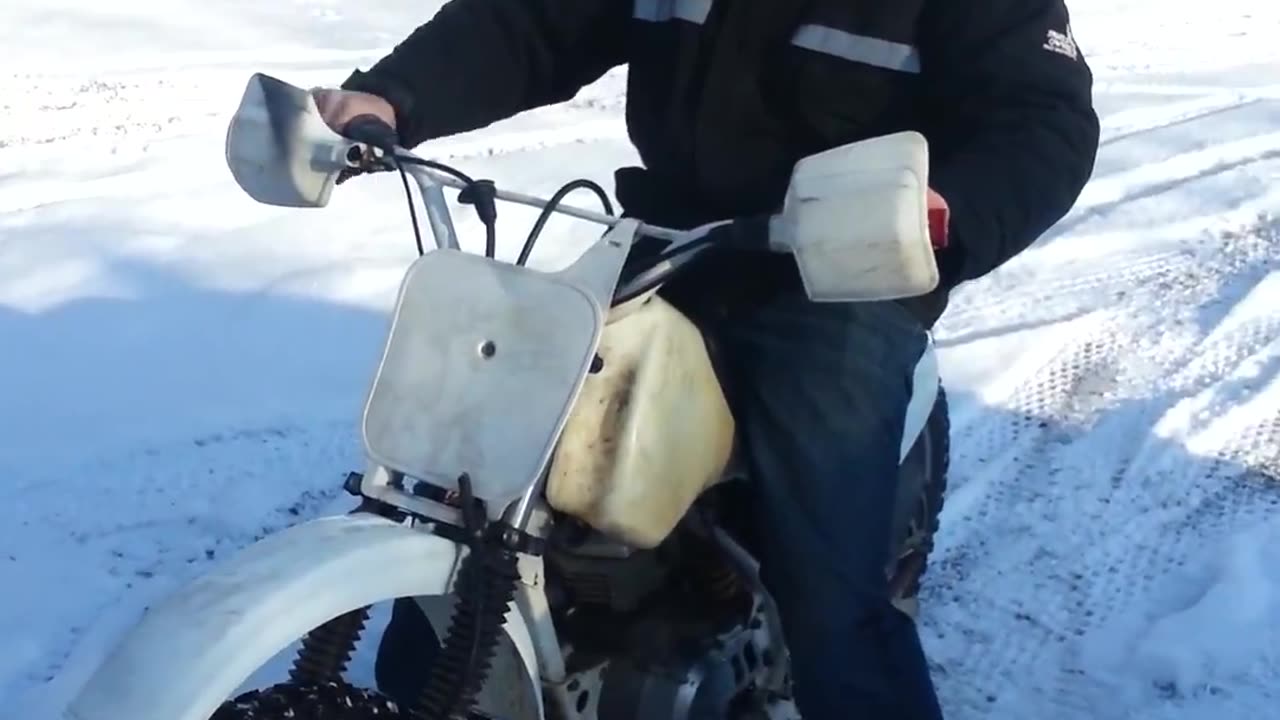 Honda xr100 messing around