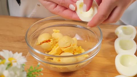 Dear friend watch how to cook Avocado that spaniens taught me. So delicious