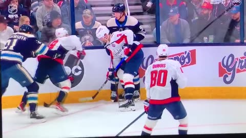 CBJ #21 James van Riemsdyk vs. Capitals #38 Rasmus Sandin 🤜🏻🤛🏻