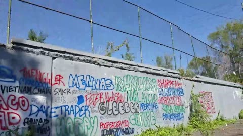 Wholesome grafiti with Chairy