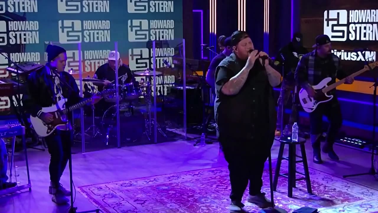 I Am Not Okay - Jelly Roll (live)