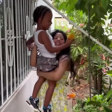 #Kulture and #Wave spend some quality time with their aunt