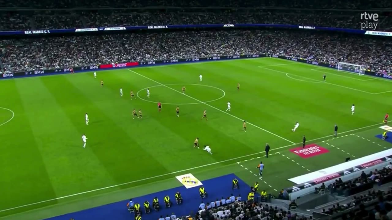 The referee "turned a blind eye" to Mbappe's offside that preceded Real's goal