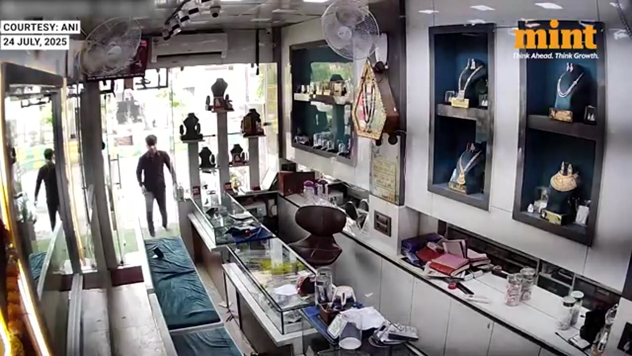 Heist_On_Cam__Thieves_Wearing_Blinkit,_Swiggy_Uniforms_Rob_Jewellery_Store_In_Ghaziabad