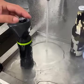 😂#Newfunnyvideo2025 #Viralfunnyvideos #trendingvideos #comedytime #bestreaction😂😂😂