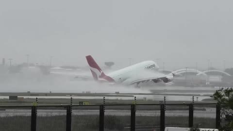 Epic takeoff of the Airbus A380-800 by Qantas at Sydney Airport (Australia)