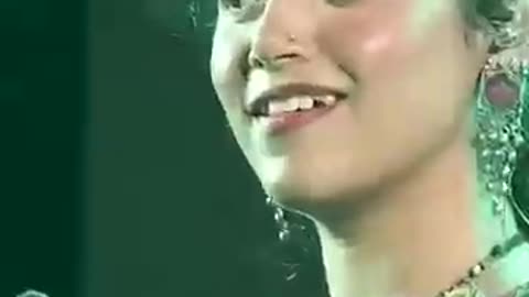 Ek dum jazbat badal diye