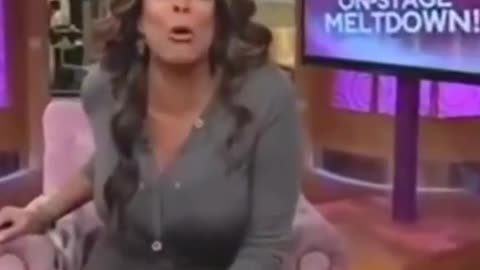 Wendy Williams Told Not To Look Jennifer Lopez In Eyes & Jlo Didn't Wash Hands After Bthrm