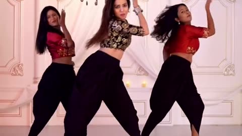 Beautiful hot girl dance traditional songs
