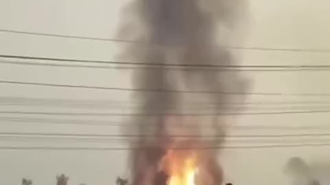 Footage is circulating—claims point to a direct strike on an oil facility in Bandar Khangan