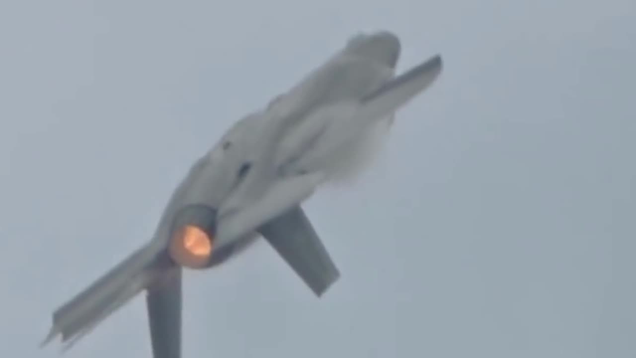 F-22 Raptor vs. F-35 Lightning II - Aircraft Comparison