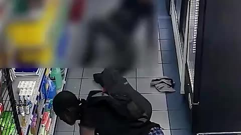 Shoplifter Barrels Through Security Guard at Convenience Store