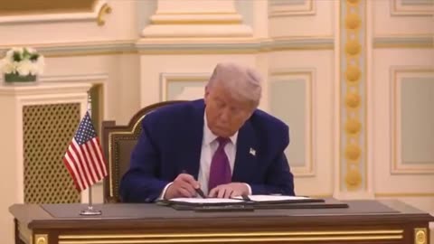 Tổng thống Trump và Thái tử Mohammed bin Salman vừa ký một thỏa thuận mang lại hơn 600 tỷ đô la ..