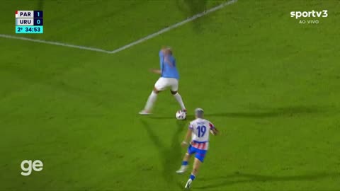 Araujo making dumb mistake again.
