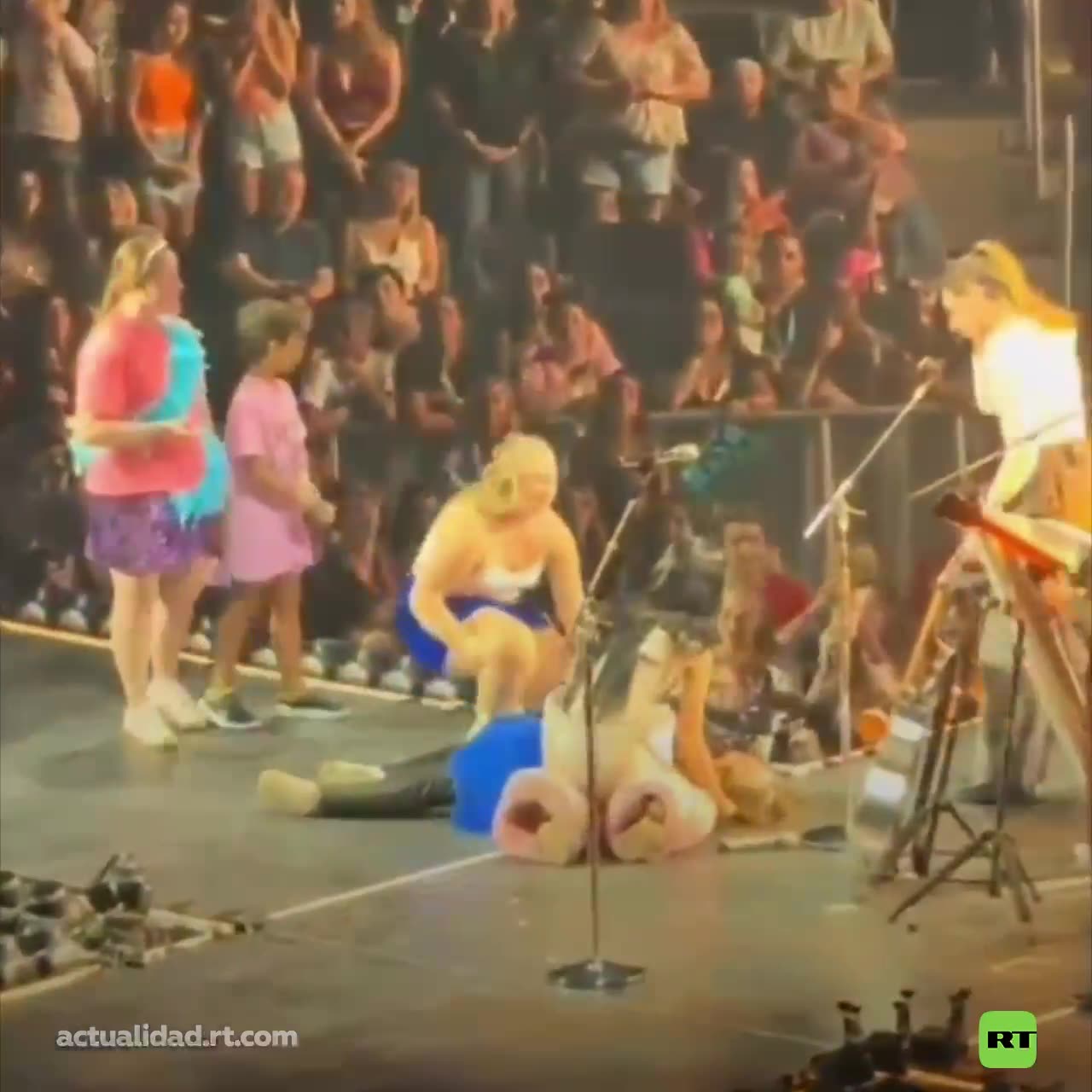 Una fan de Katy Perry se desmaya en pleno concierto