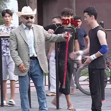 Old man Workout Prank 💪🏼