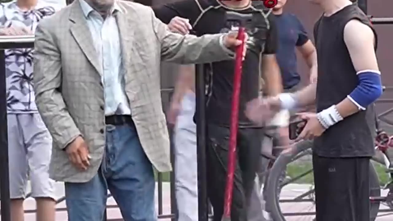 Old man Workout Prank 💪🏼