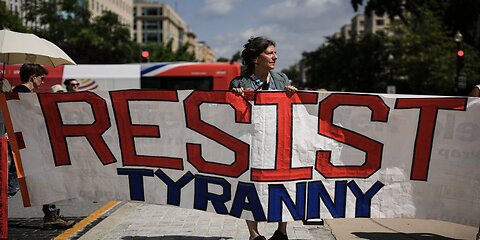 Critical Turning Point Looms as Protesters Screech ‘Go Home, Fascists’ Amid Trump’s D.C. Takeover