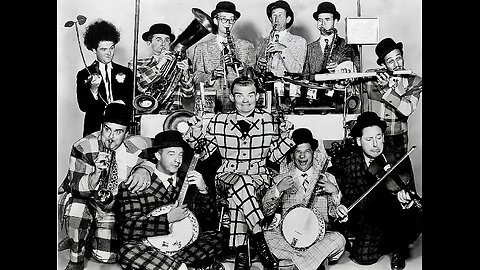 Spike Jones & The City Slickers - Jingle Bells (1942)