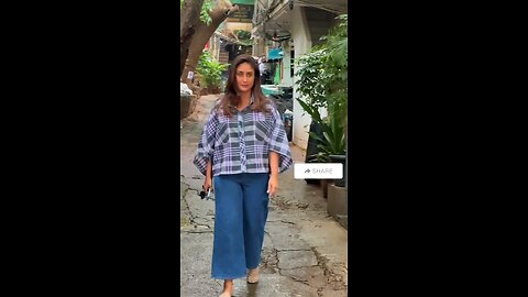 Bollywood Actress Kareena Kapoor Was Spotted in Town Bandra Mumbai 🔥❤️🥰