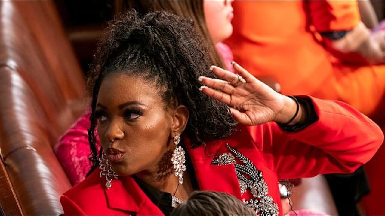 DemoCrat Jasmine Crockett Does Interview With Black Male Who Thinks That He's A Woman