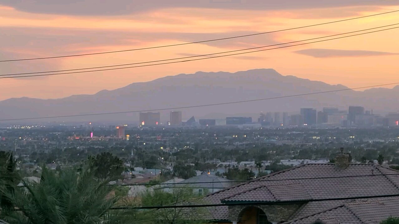 Did you see tonight's Las Vegas sunset? Check this out! 03.31.2025 #follow #lasvegas #travel #gaming