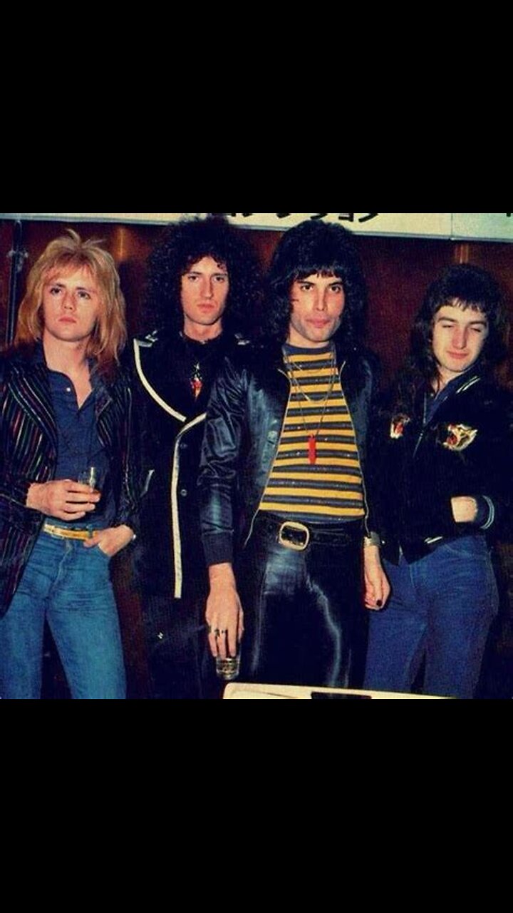 QUEEN ~ A NIGHT AT THE ODEAN 1975