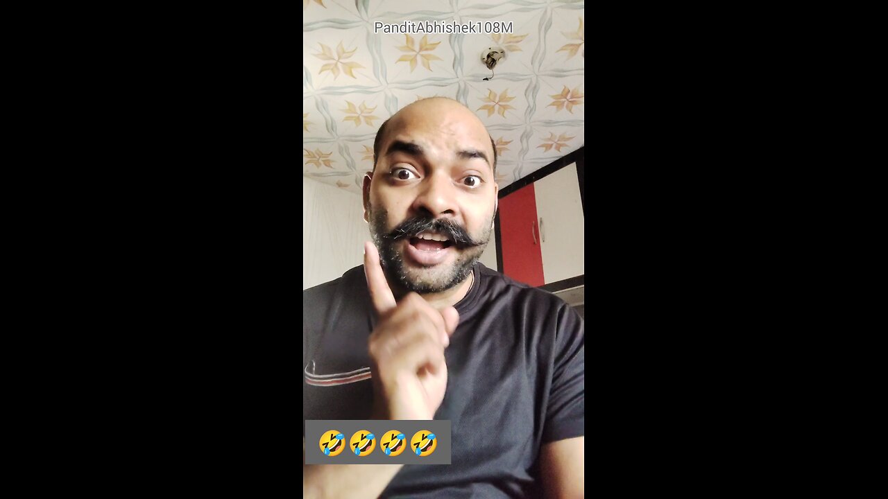लड़कियां लड़कों की बराबरी नहीं कर सकती 🤣