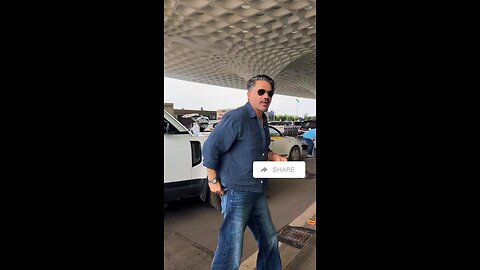 Bollywood Actor Suniel Shetty Was Spotted at Mumbai Airport 🔥❤️🥰