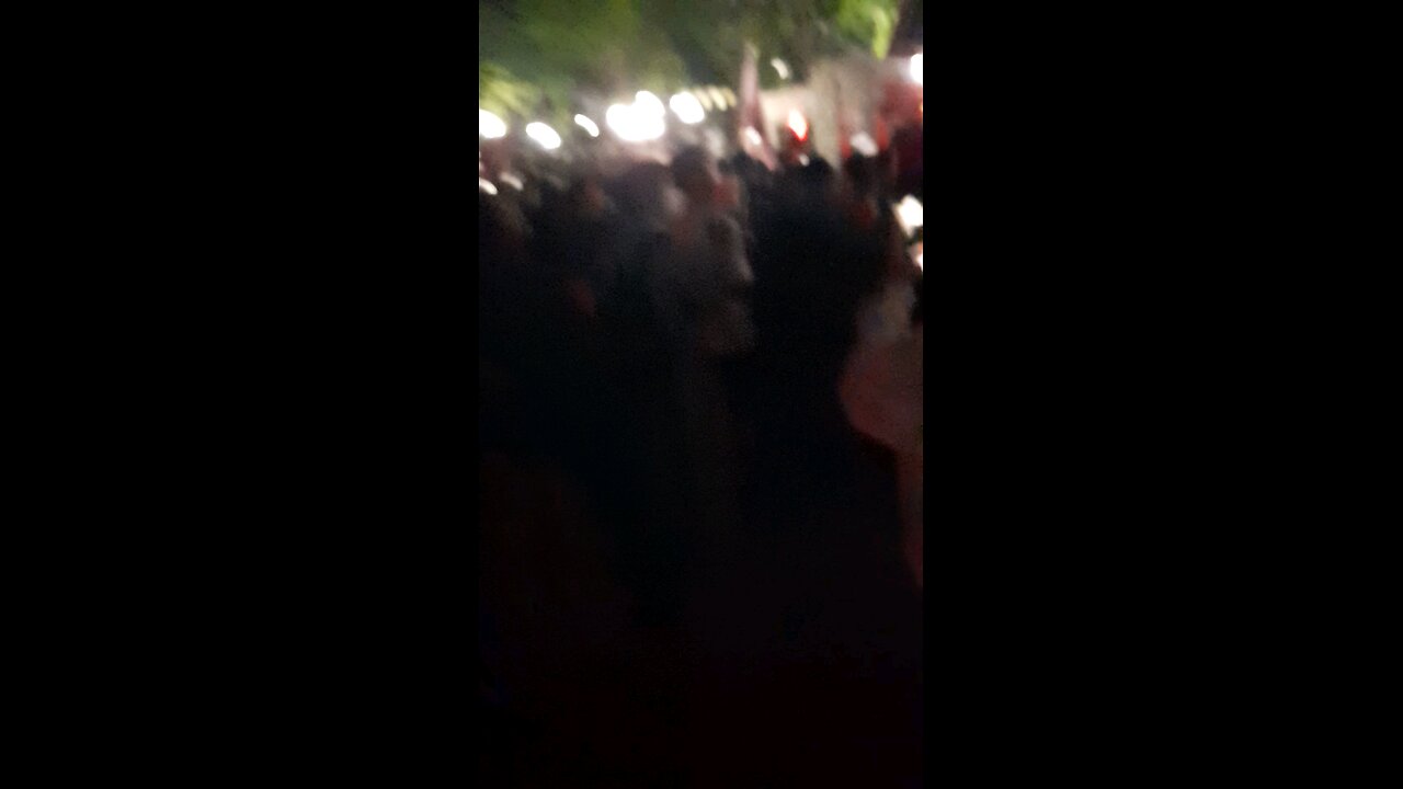 250530