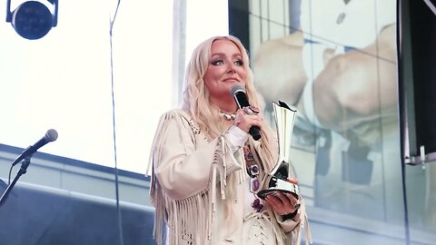 Kelsea Ballerini Presents Jessie Jo Dillion with the ACM Songwriter of the Year Award