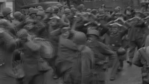 INVASION 280, CITY B... - INVASION 280, CITY BEING SHELLED; VISIT BY CG; FT DU ROULE, - 111-adc-1508